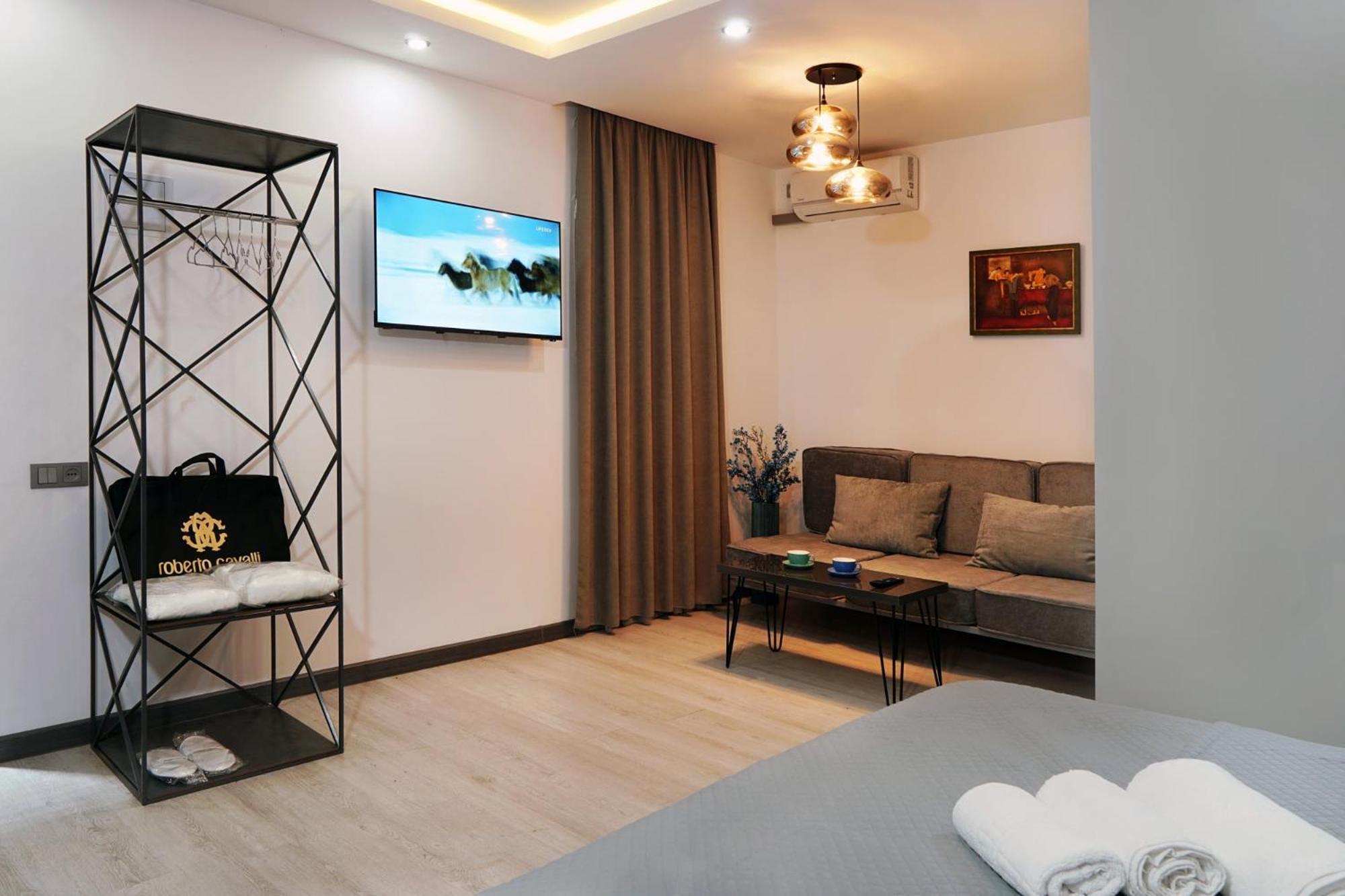 Hotel Varla Кутаїсі Екстер'єр фото