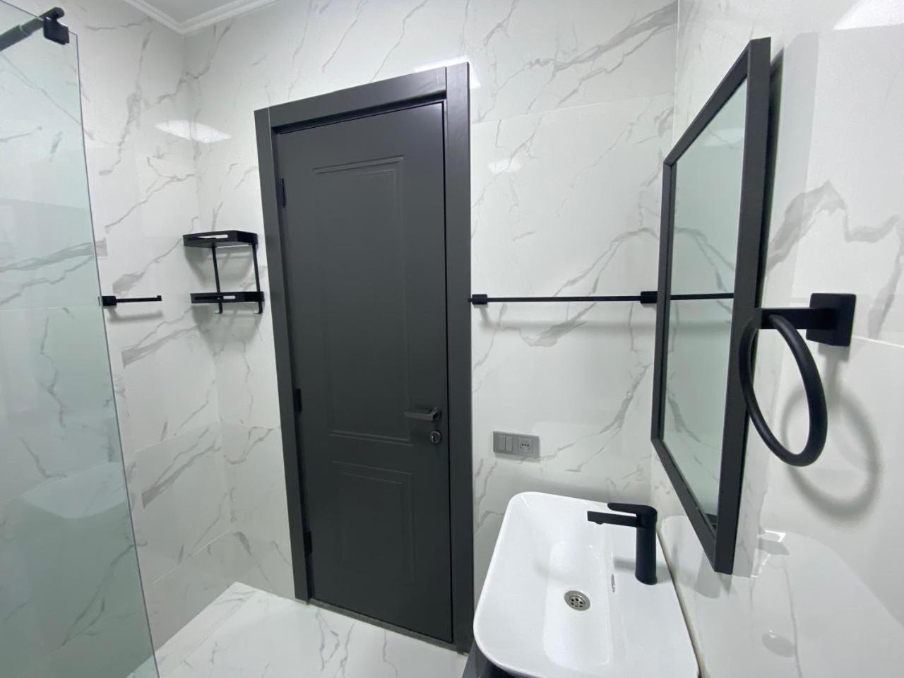 Hotel Varla Кутаїсі Екстер'єр фото