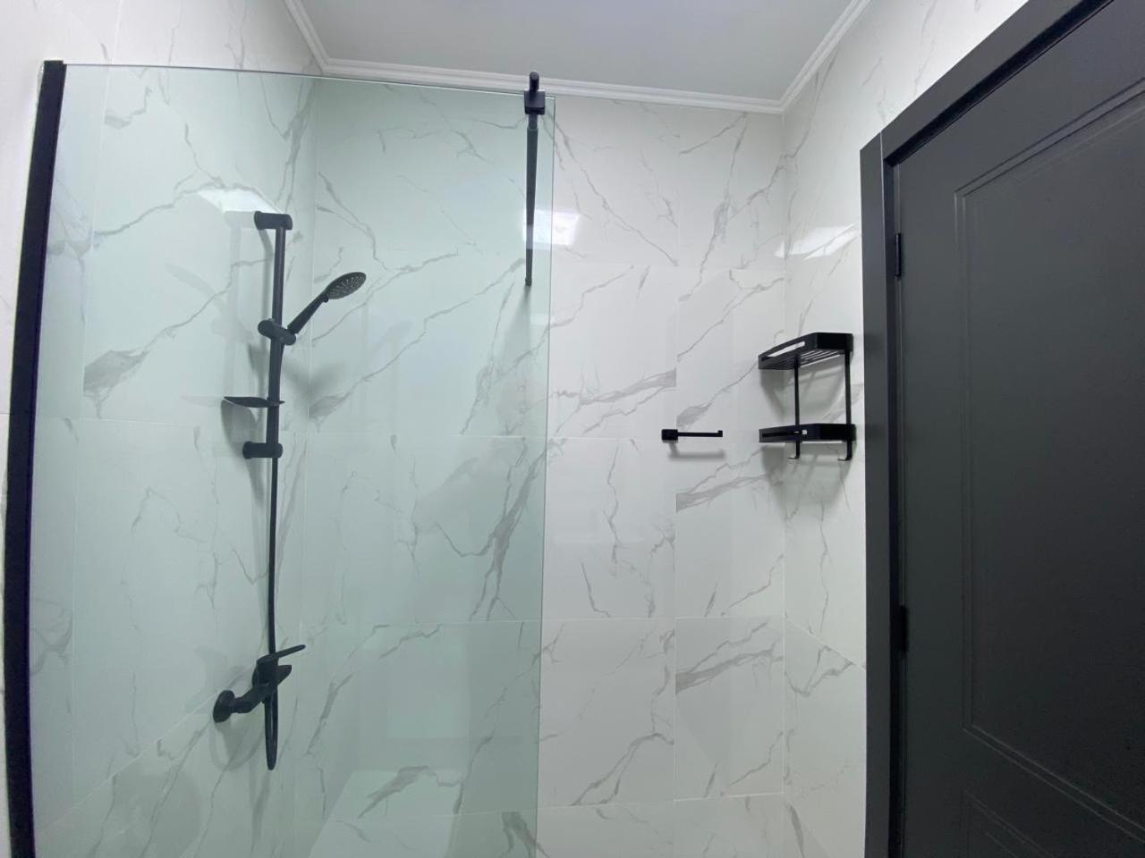Hotel Varla Кутаїсі Екстер'єр фото