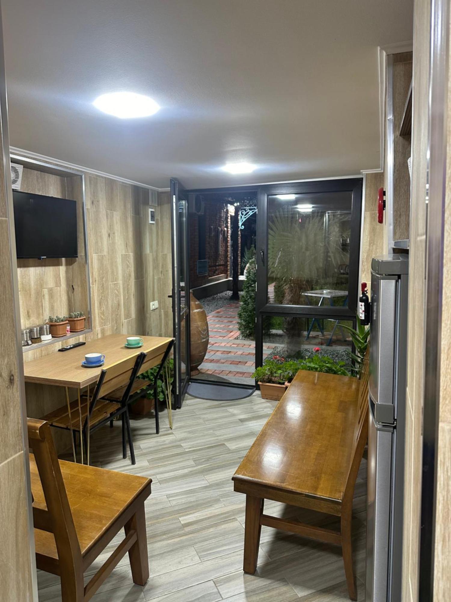 Hotel Varla Кутаїсі Екстер'єр фото
